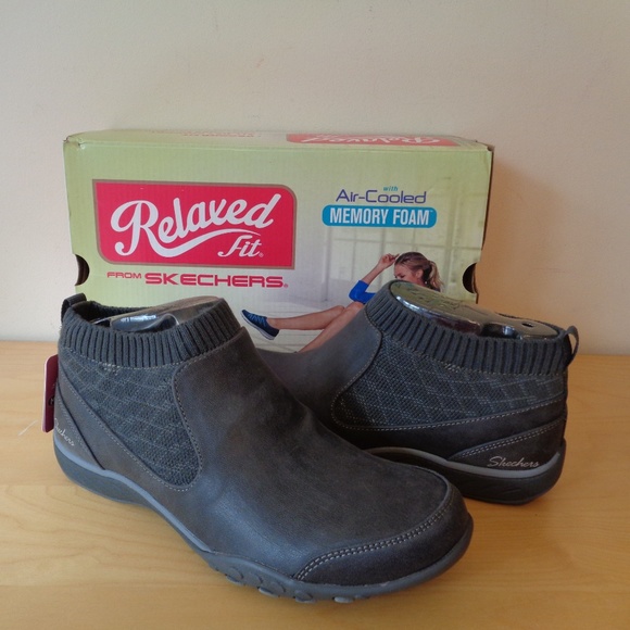 skechers women's breathe easy declare sneaker